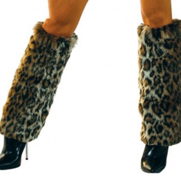 Accessories - FAUX FUR LEOPARD LEG WARMERS